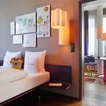 Hotel 25hours West