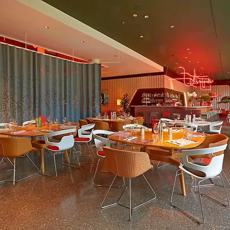 Hotell 25hours West 4*