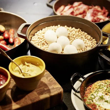 Готель 25hours West