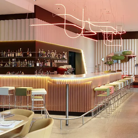 Готель 25hours West 4*