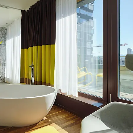 Szálloda 25hours West 4*