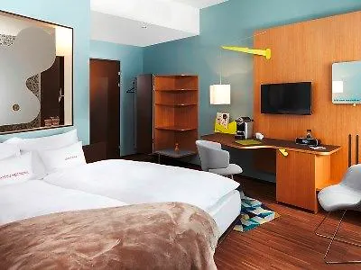 Szálloda 25hours West 4*