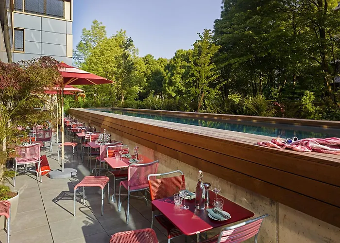 Hotell 25hours West 4*