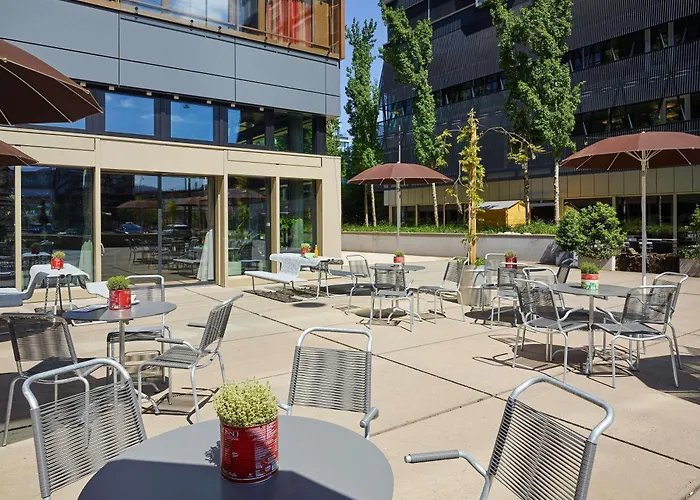 Hotell 25hours West 4*