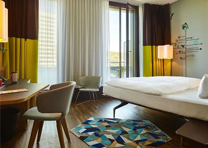 Hotel 25hours West 4*